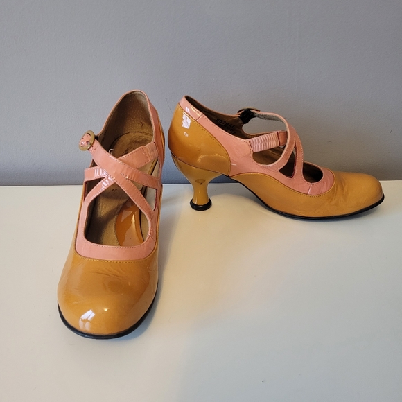John Fluevog Shoes - Fluevog Bellevue Pearl Hart Criss Crossed Mary Jane Heel, GUC, Size 7.5